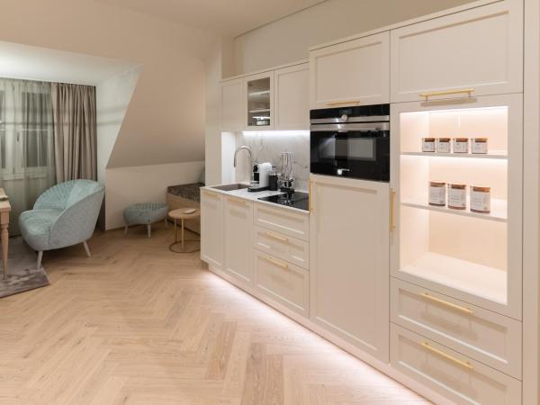 SCHLOSSRESIDENZ - Boutique Apartments & Hotel Suiten : photo 8 de la chambre grande chambre double 