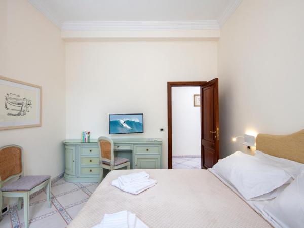 B&B Marcantonio - Ischia Ponte : photo 5 de la chambre chambre familiale