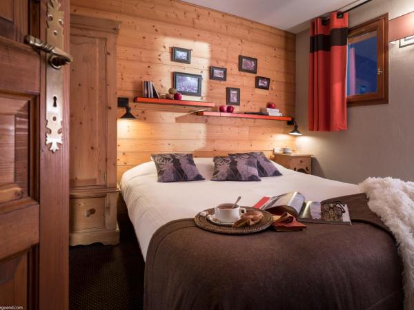 Résidences Village Montana by Les Etincelles : photo 5 de la chambre appartement 3 chambres avec cabine et cheminée 