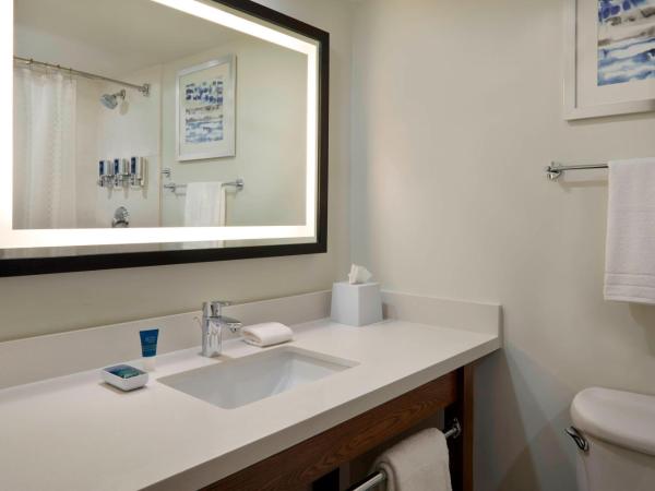 Four Points by Sheraton Toronto Airport : photo 4 de la chambre chambre lit king-size traditionnelle