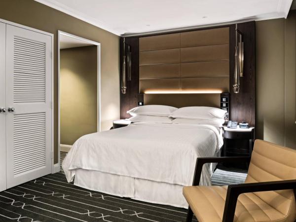 Sheraton Grand Sydney Hyde Park : photo 2 de la chambre chambre lit queen-size plus petite intérieure