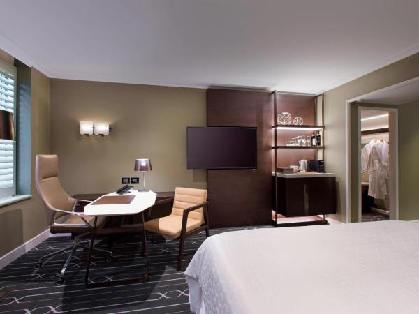 Sheraton Grand Sydney Hyde Park : photo 2 de la chambre chambre lit king-size - côté ville