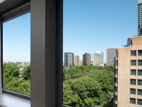 Sheraton Grand Sydney Hyde Park : photo 2 de la chambre chambre lit king-size - vue sur hyde park