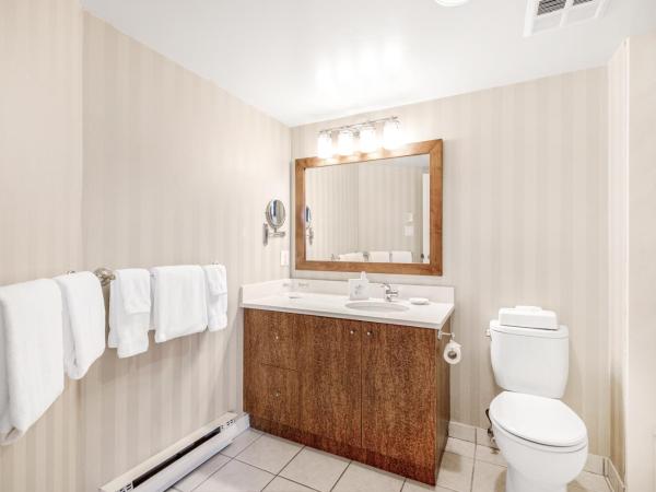 Victoria Regent Waterfront Hotel & Suites : photo 3 de la chambre chambre lit king-size - vue sur ville