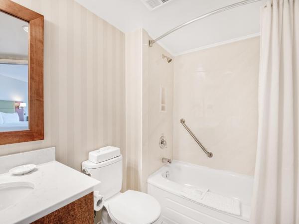 Victoria Regent Waterfront Hotel & Suites : photo 5 de la chambre chambre lit king-size - vue sur ville