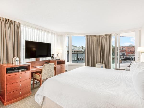 Victoria Regent Waterfront Hotel & Suites : photo 1 de la chambre chambre lit king-size - vue sur ville