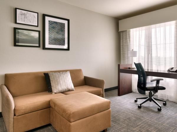 Residence Inn by Marriott Houston I-10 West/Park Row : photo 6 de la chambre suite studio lit king-size avec canapé-lit - adaptée aux personnes malentendantes