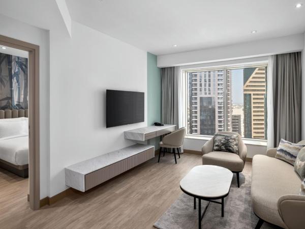 Residence Inn by Marriott Sheikh Zayed Road, Dubai : photo 4 de la chambre suite 1 chambre 1 lit queen-size - vue sur ville