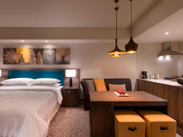 Sheraton Hyderabad Hotel : photo 2 de la chambre studio apartment-king bed
