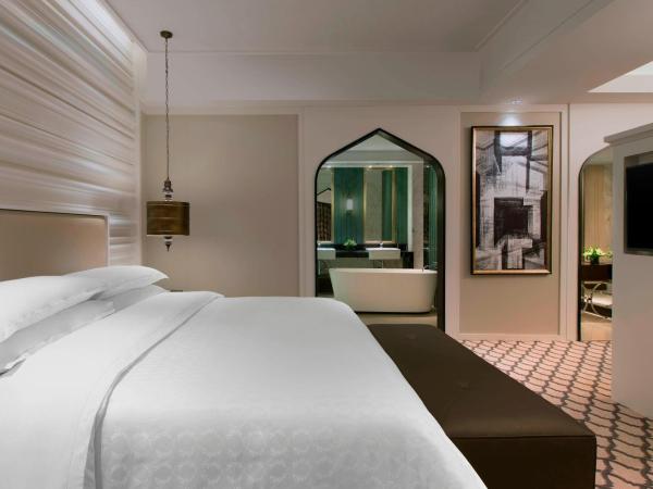 Sheraton Hyderabad Hotel : photo 4 de la chambre presidential suite, 1 king, bathrooms: 2