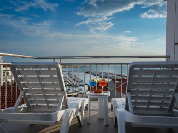 Bed&Breakfast Novalis : photo 7 de la chambre suite deluxe - vue sur mer