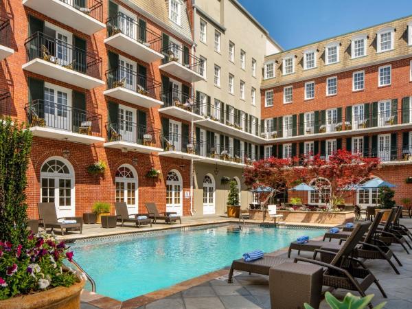 Four Points by Sheraton French Quarter : photo 2 de la chambre chambre traditionnelle avec 2 lits doubles - vue sur toits