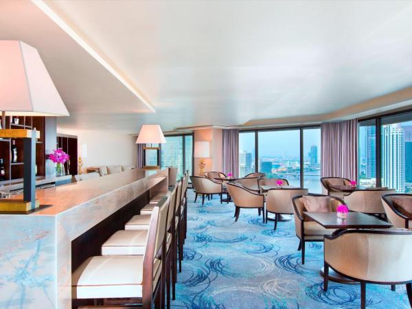 Royal Orchid Sheraton Hotel and Towers : photo 4 de la chambre chambre club deluxe avec 2 lits doubles et accès au salon-club - vue sur fleuve