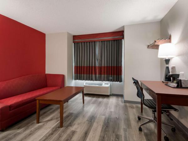 SureStay Plus Hotel by Best Western San Antonio North : photo 3 de la chambre suite lit king-size avec canapé-lit