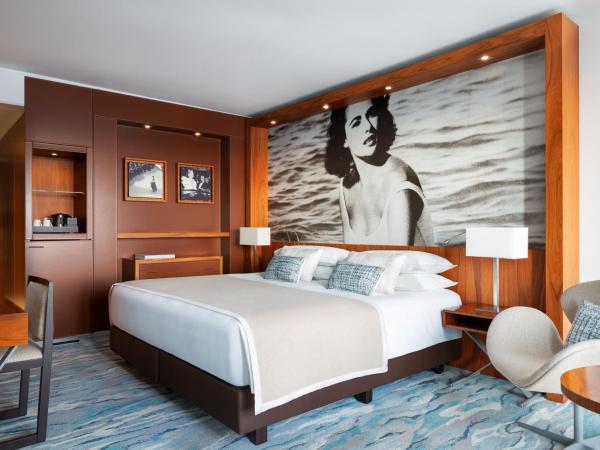 JW Marriott Cannes : photo 3 de la chambre chambre deluxe - vue sur ville 