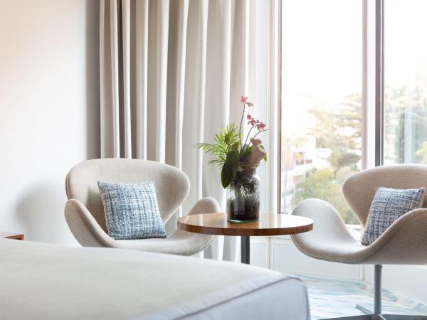 JW Marriott Cannes : photo 3 de la chambre chambre deluxe - vue sur ville