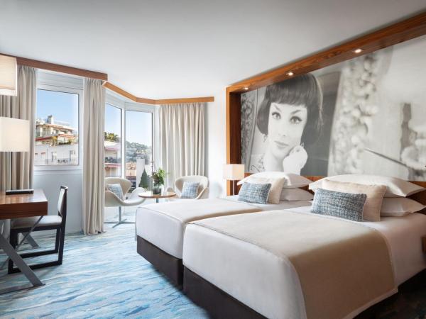 JW Marriott Cannes : photo 1 de la chambre chambre lits jumeaux deluxe - vue sur ville