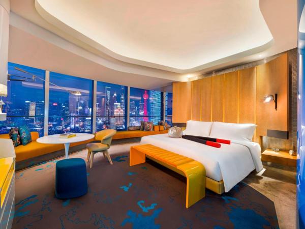 W Shanghai - The Bund : photo 3 de la chambre chambre lit king-size spectaculaire