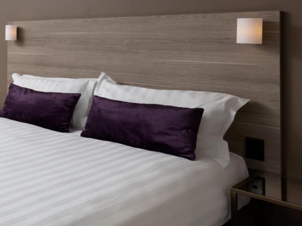 Rydges Canberra : photo 1 de la chambre chambre supérieure lit queen-size