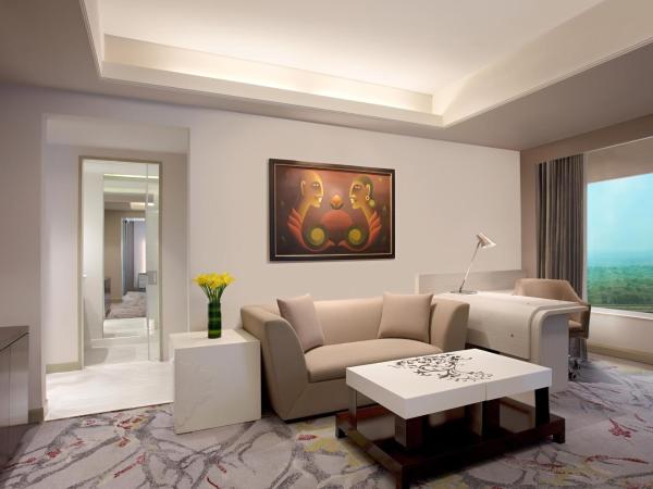 Le Meridien Gurgaon, Delhi NCR : photo 5 de la chambre one-bedroom executive suite - executive lounge access  with inr 1000 credit , late check-out by 1300 hours and early check-in by 1400 hours, 15% discount on f&b