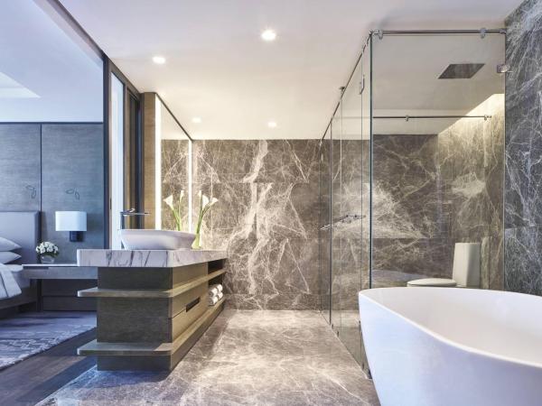 Yogyakarta Marriott Hotel : photo 5 de la chambre m club lounge access, 1 bed room executive suite, 1 king, pool view