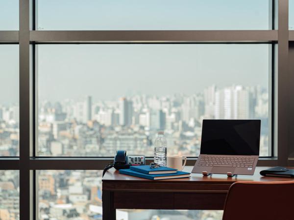 Four Points by Sheraton Josun, Seoul Station : photo 1 de la chambre chambre d'angle familiale deluxe - vue sur ville - Étage supérieur