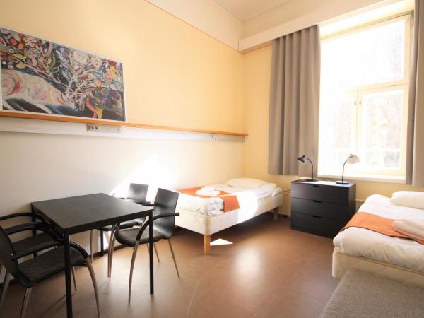 Forenom Hostel Röykkä : photo 1 de la chambre chambre quadruple