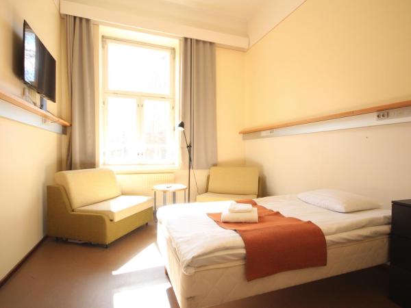Forenom Hostel Röykkä : photo 2 de la chambre chambre quadruple