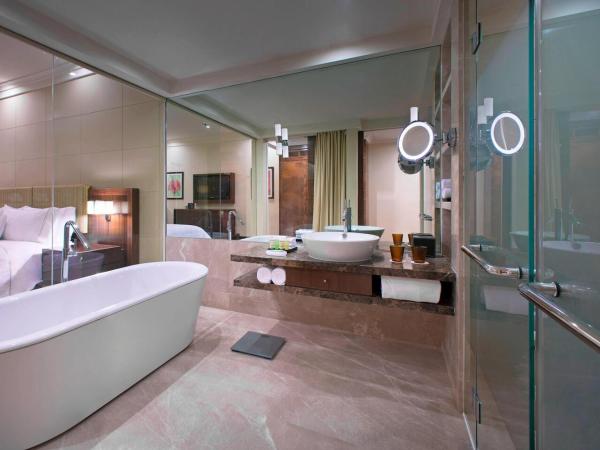 The Westin Pune Koregaon Park : photo 4 de la chambre 1 king bed, executive lounge access, large private terrace, penthouse suite