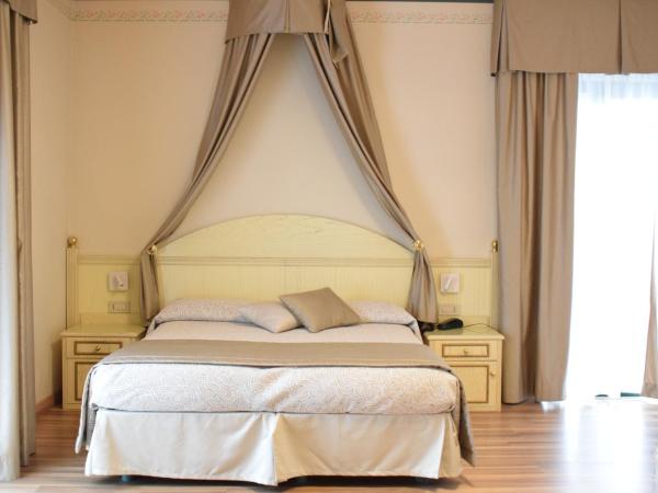 Hotel Carlton : photo 6 de la chambre suite - vue sur jardin