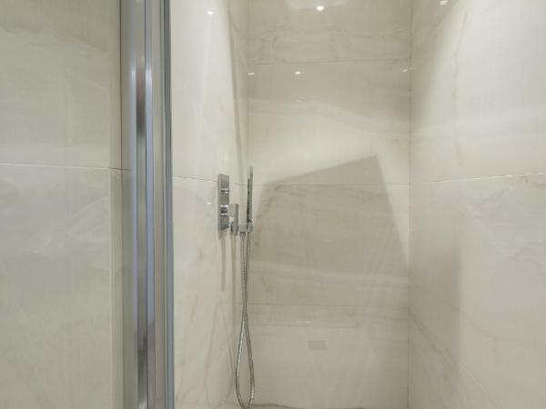 Supernova : photo 9 de la chambre chambre double ou lits jumeaux - vue sur ville