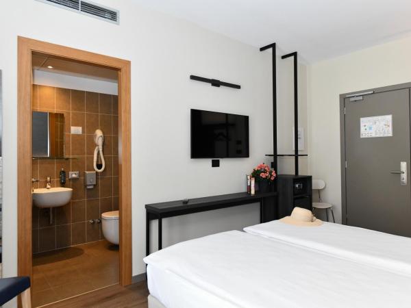 Hotel Eden : photo 10 de la chambre chambre double ou lits jumeaux supérieure