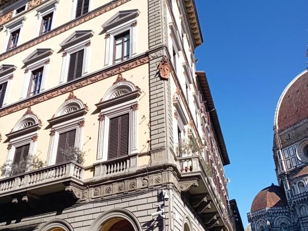 Palazzo Gamba Apartments al Duomo : photo 1 de la chambre appartement avec balcon