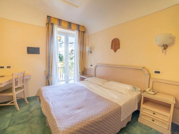 Hotel Royal Terme : photo 10 de la chambre chambre double ou lits jumeaux supérieure - vue sur piscine