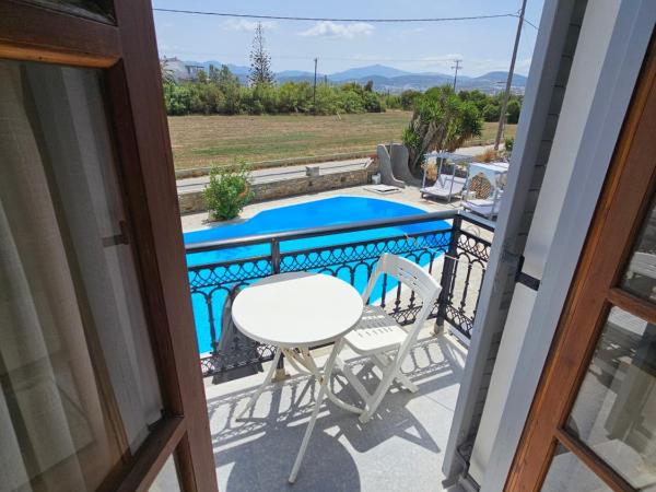 Sunlight Naxos : photo 8 de la chambre petite chambre lits jumeaux