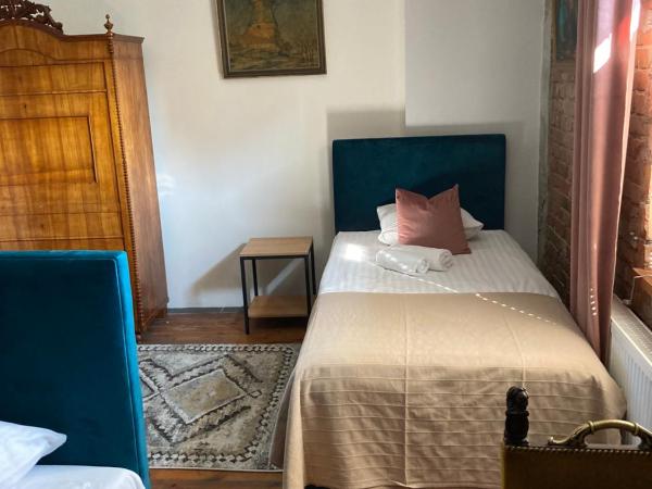 Villa Italiana pokoje z prywatnymi łazienkami & Odnowa Biologiczna : photo 5 de la chambre chambre lits jumeaux avec salle de bains privative