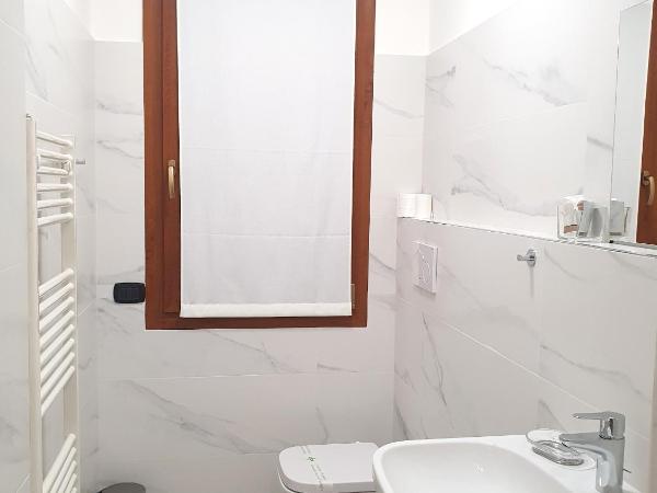 RipamontiBnB : photo 4 de la chambre chambre triple confort avec douche