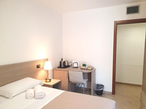 RipamontiBnB : photo 3 de la chambre chambre double ou lits jumeaux avec salle de bains privative