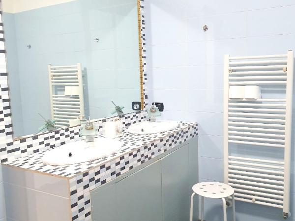 RipamontiBnB : photo 6 de la chambre chambre double ou lits jumeaux avec salle de bains privative