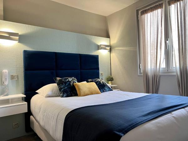 Hotel La Calanque : photo 4 de la chambre chambre familiale - vue sur montagne (2 adultes + 2 enfants)