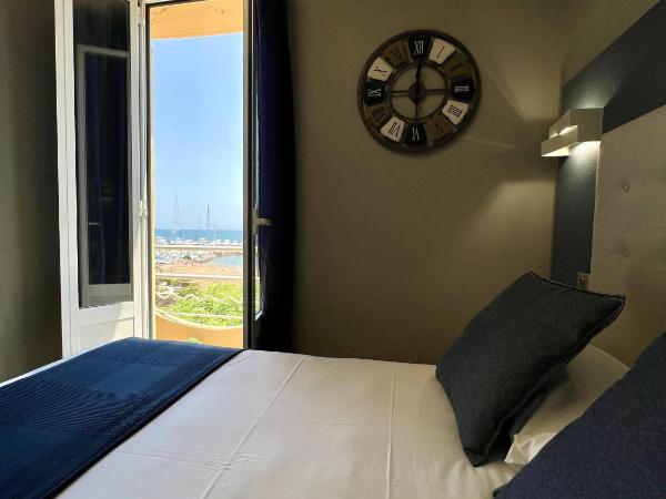 Hotel La Calanque : photo 7 de la chambre chambre double deluxe avec balcon - vue sur mer