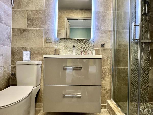 Hotel La Calanque : photo 1 de la chambre chambre double deluxe avec balcon - vue sur mer