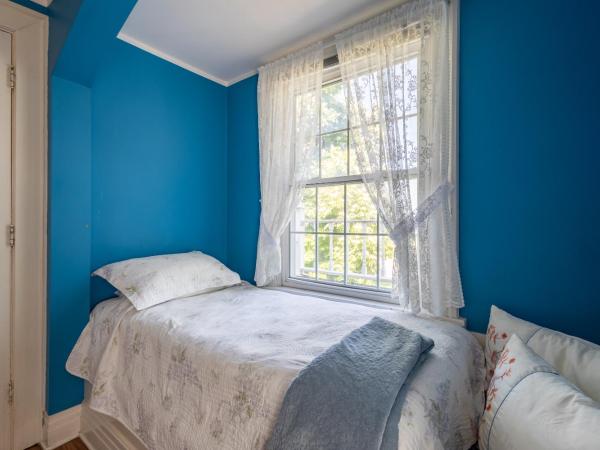 Chestnut Inn : photo 2 de la chambre chambre lit king-size