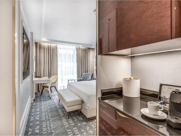 AZUR Legacy Collection Hotel : photo 6 de la chambre chambre lit king-size deluxe