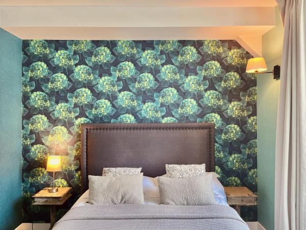 Hôtel des Basses Pyrénées - Bayonne : photo 2 de la chambre chambre familiale