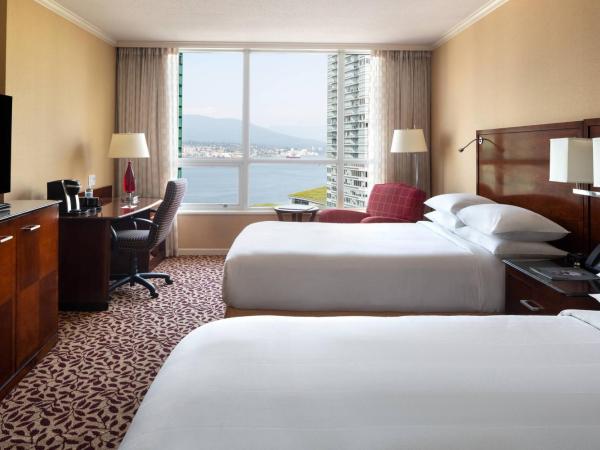 Vancouver Marriott Pinnacle Downtown Hotel : photo 1 de la chambre chambre avec 2 lits doubles - vue sur port - Étage supérieur