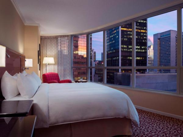 Vancouver Marriott Pinnacle Downtown Hotel : photo 1 de la chambre chambre lit king-size - vue sur ville