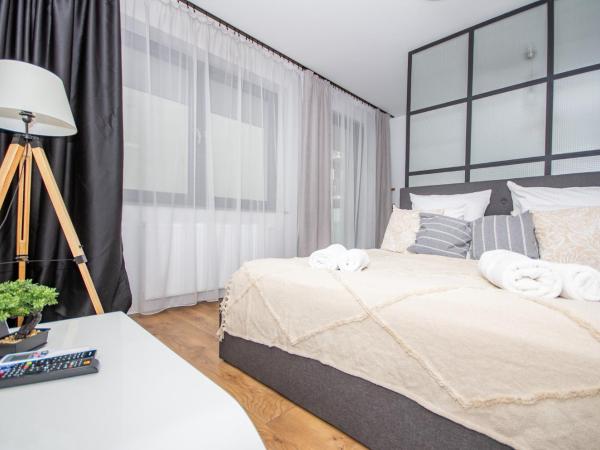 InPoint Apartments G13 near Old Town & Kazimierz : photo 2 de la chambre studio avec balcon 