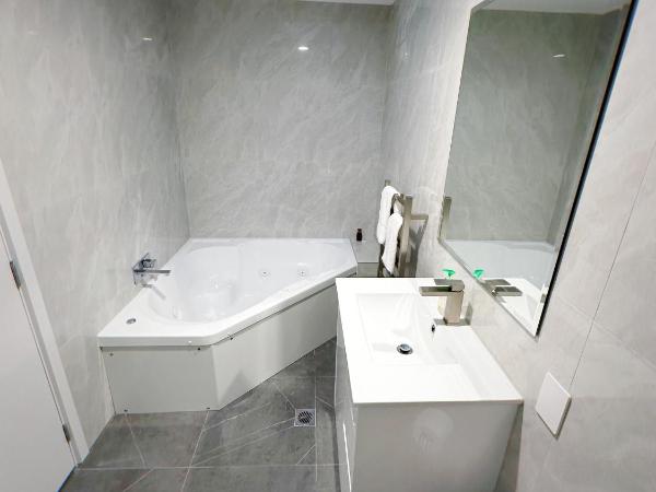 Brylin Motel : photo 9 de la chambre studio avec baignoire spa