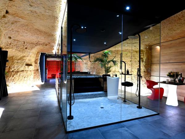 OMIRA - Nuits d'exception & spa : photo 8 de la chambre suite avec jacuzzi